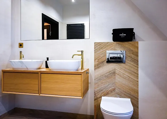 2 Bedroom Cozy In Lägenhet