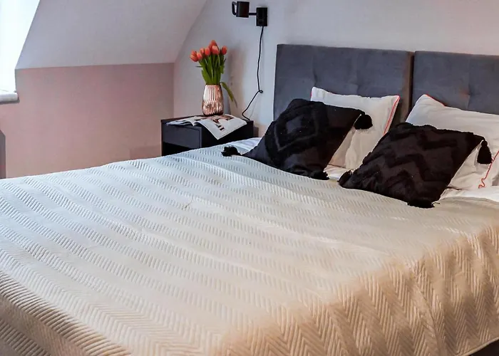 Lägenhet 2 Bedroom Cozy In